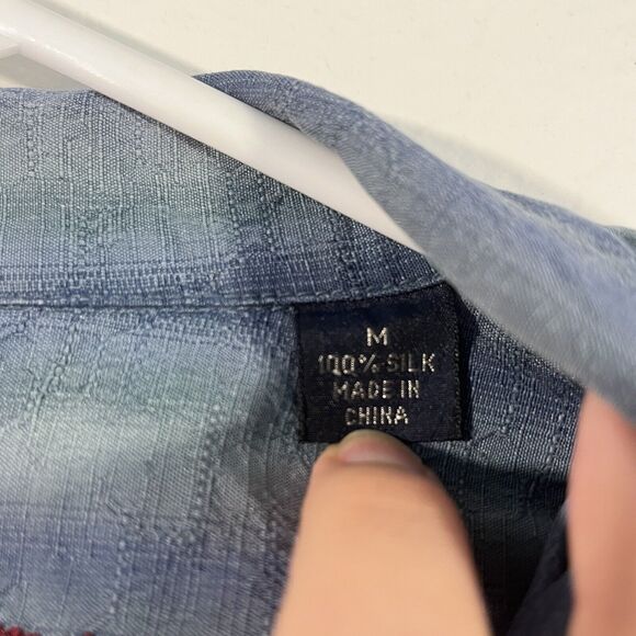 Tommy Bahama 100% Silk Shirt Size Medium Blue Teal Striped Pattern Button Up - Picture 2 of 11